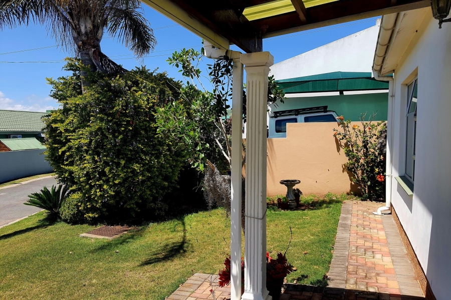 3 Bedroom Property for Sale in Fraaiuitsig Western Cape